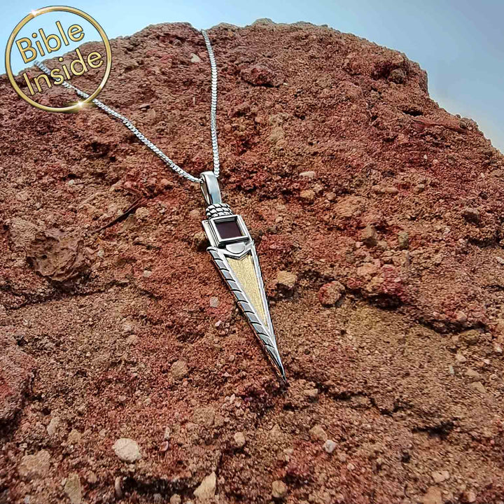 Arrow-shaped jewelry for Christians – elegant religious accessory for men